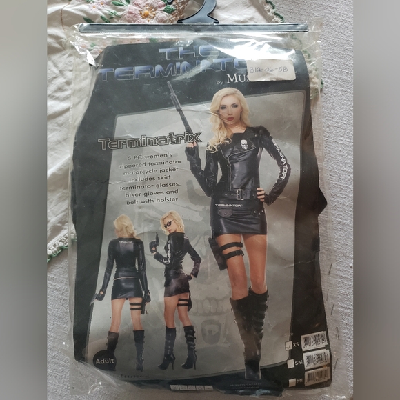 🪴BOGO FREE🪴 Terminatrix Terminator Halloween Costume size XS - Picture 1 of 2
